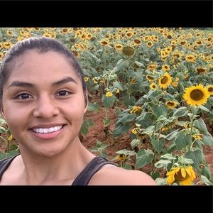 Meet your Posher, Araceli